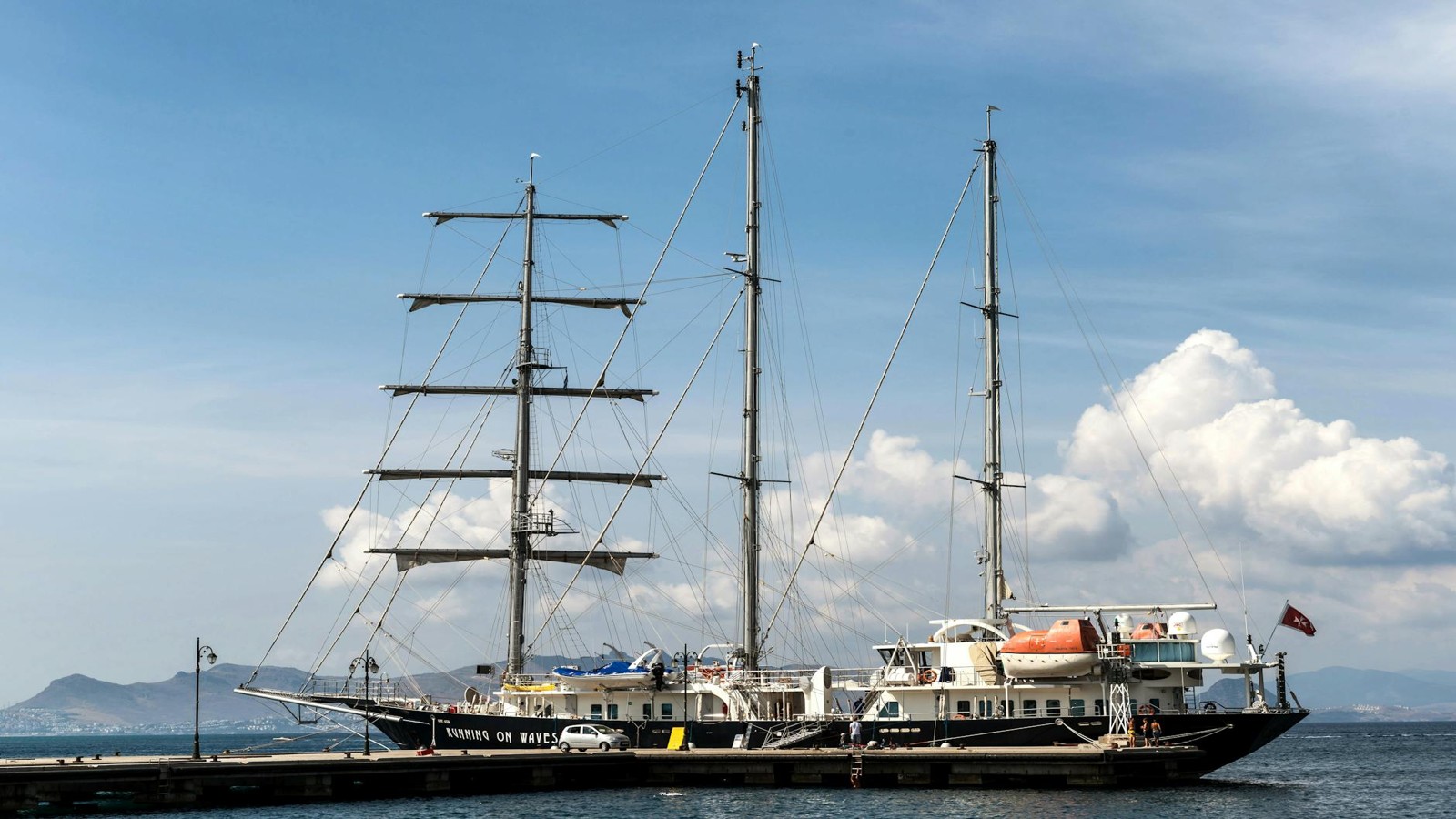 Kos International Airport "Ippokratis"